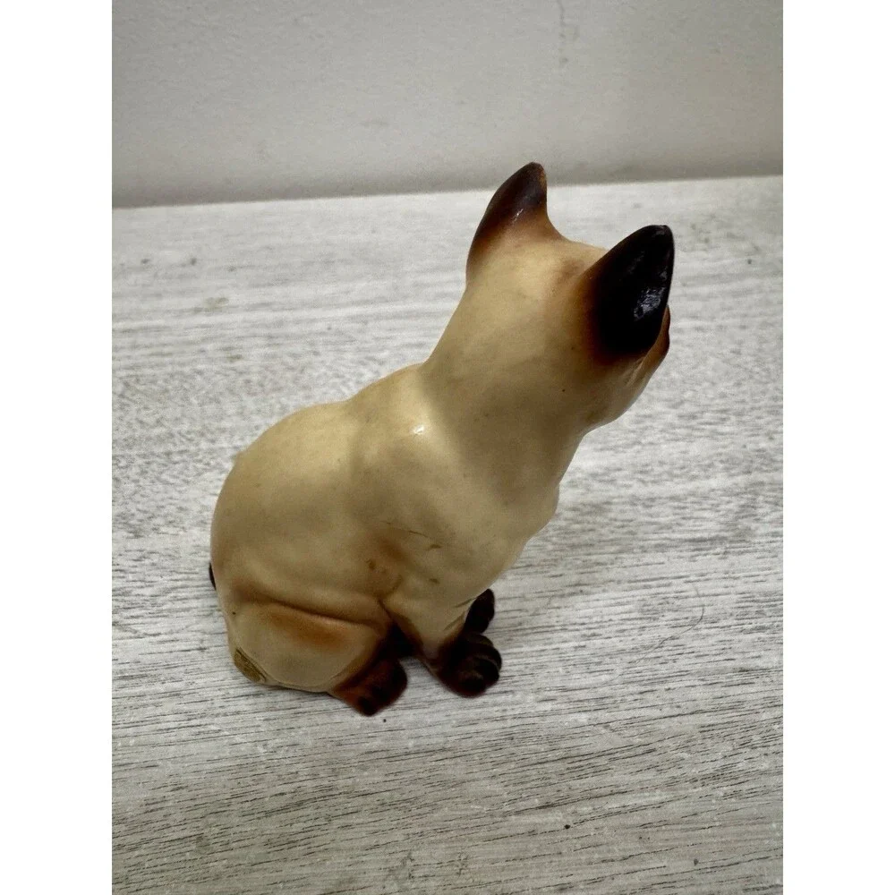 Unbranded vintage ceramic